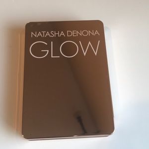 Natasha denona all over glow #01 light